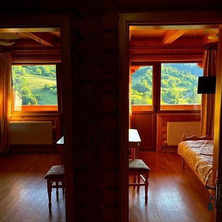 Privatna Sadiba Chalet オリアウチック エクステリア 写真